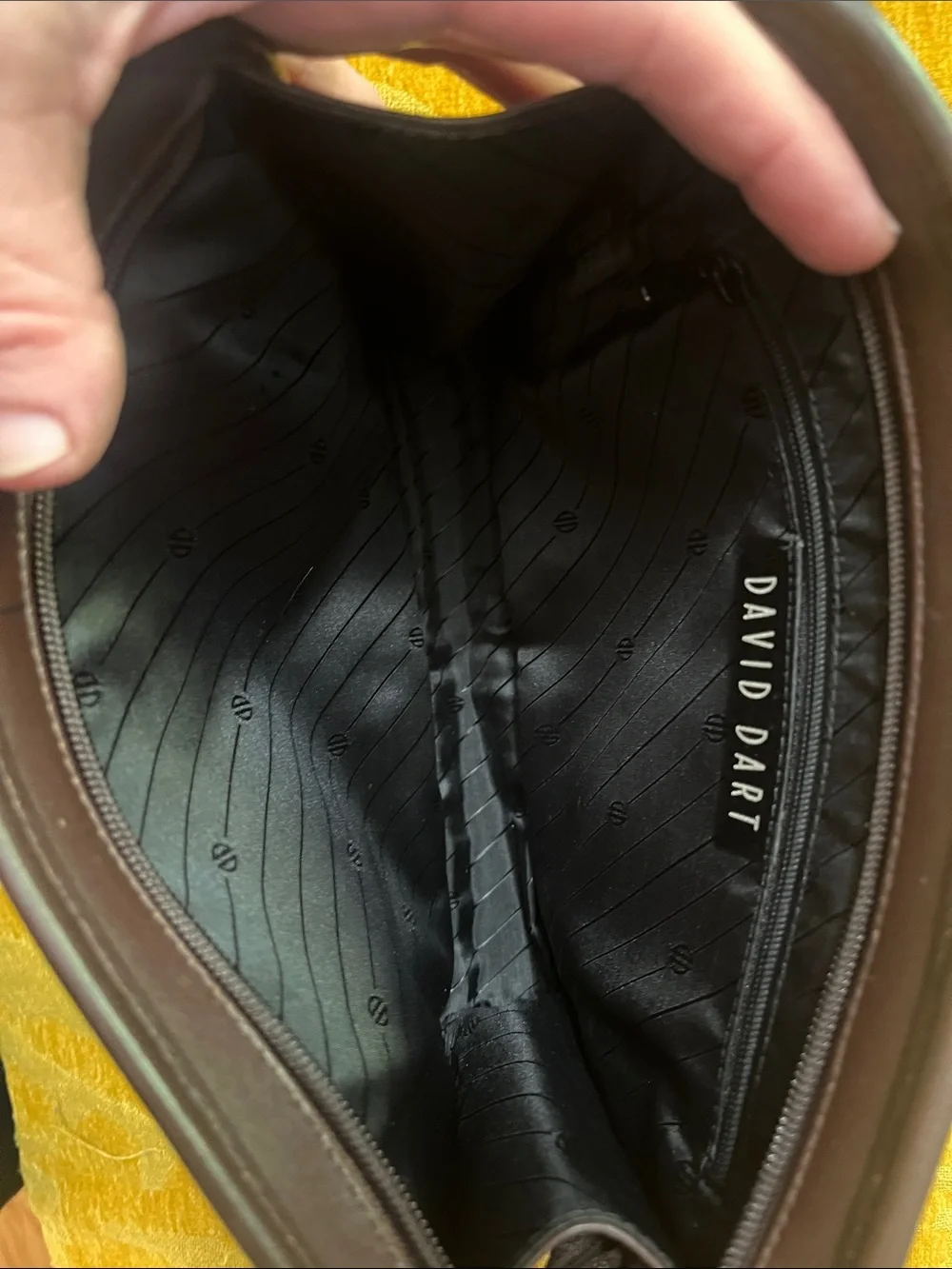 Women’s David Dart clutch